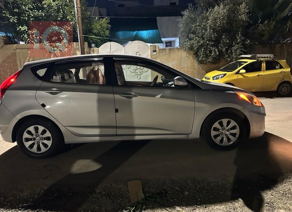 هیۆندای ئەکسنت هاچباک